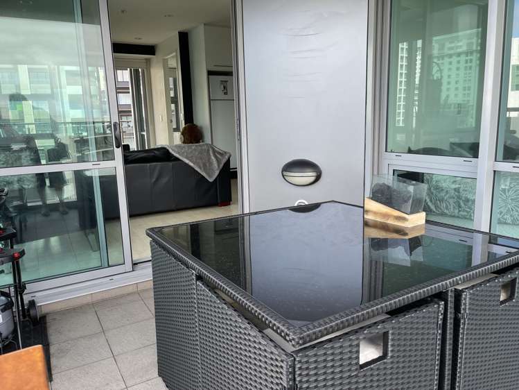 911/30 Beach Road Auckland Central_17