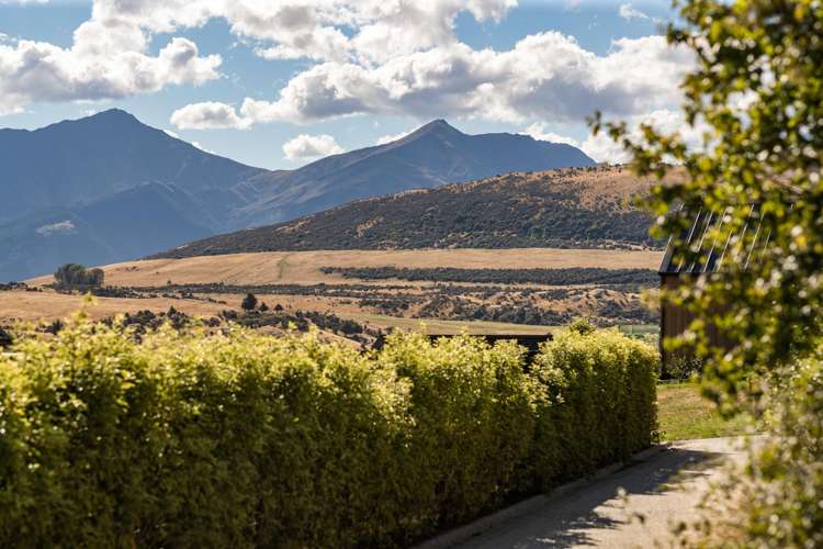 14 Falconer Rise Jacks Point_13