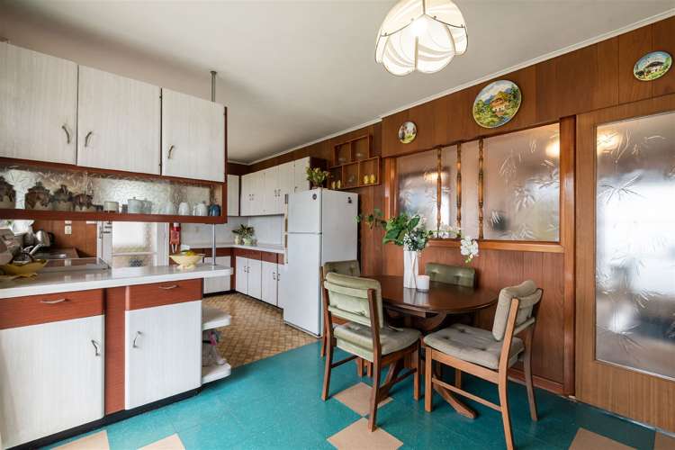 84 Royal View Road Te Atatu South_16