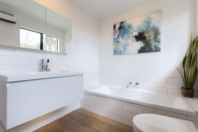 19 Reeves Street Waikanae Beach_15