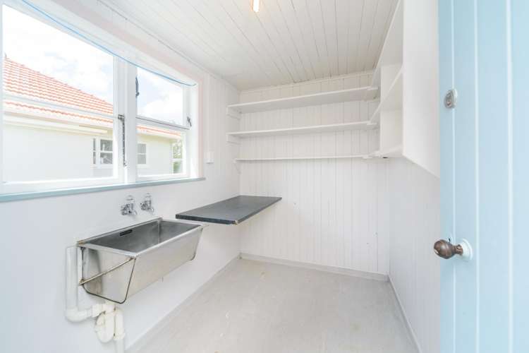 97 Savage Crescent West End_15