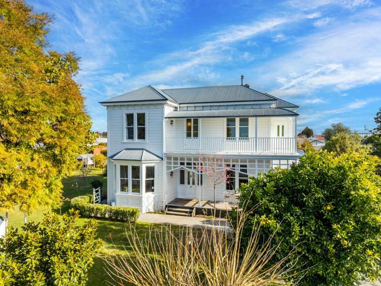 302 Lyndon Road West_0