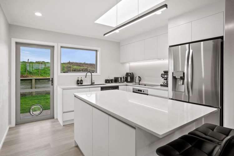 350 Awai Road Tarurutangi_14