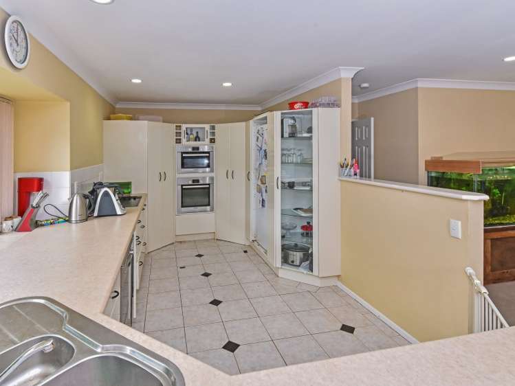 29 Silkwood Grove Totara Heights_24