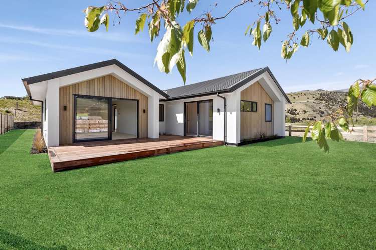 11  Lake MacKay Wanaka_23