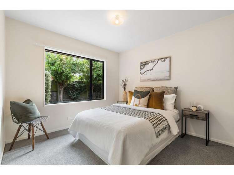 17 Sutton Place Dallington_17