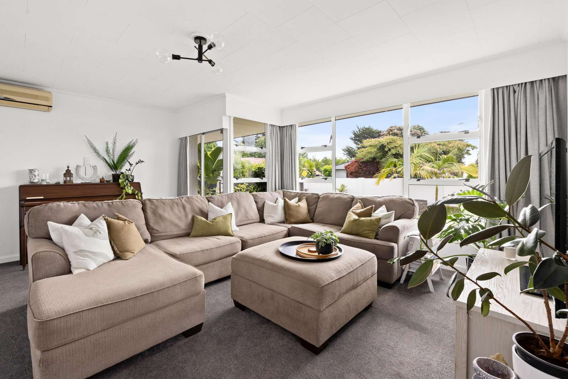 74 Menin Road Onekawa_0