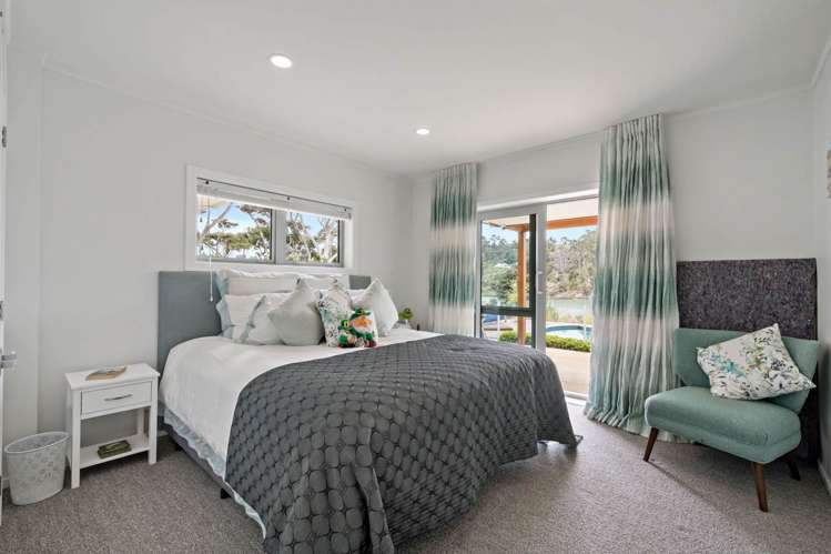 14 Oscar Road Greenhithe_33