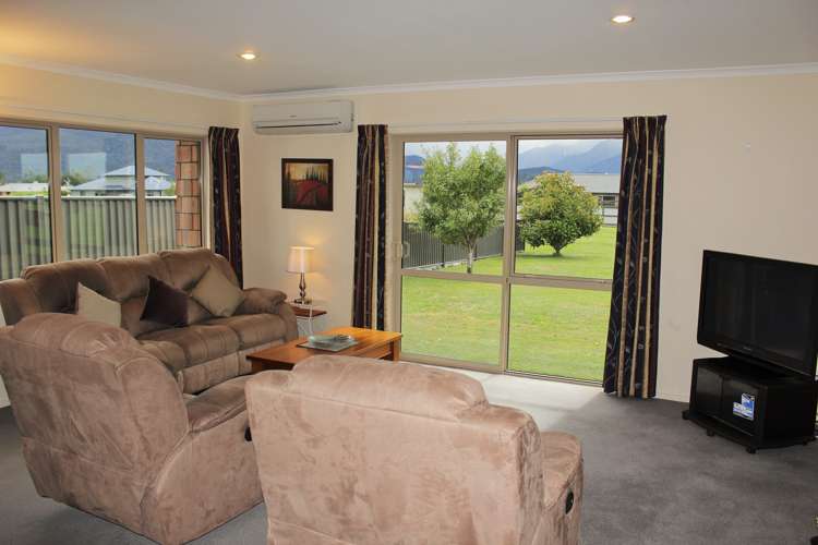 13 Wet Jacket Place Te Anau_7