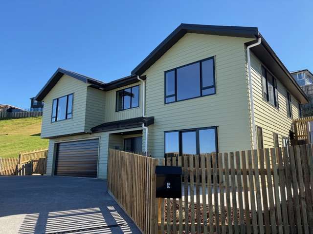 Stylish New Build with Space, Sun & Versatility