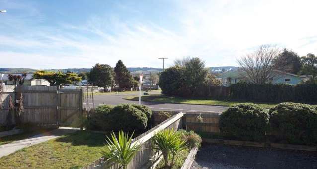 24 Hinemoa Avenue Taupo_4