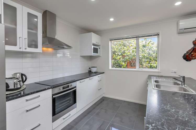 2 Ocean View Rise Ruakākā_10