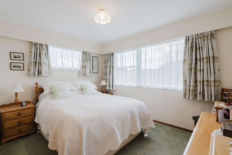 49 Garden Heights Avenue Glenview_10