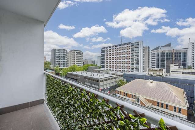 Perfect combination at Q-Central.2-bed + car park