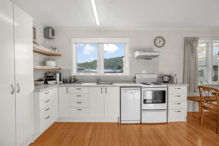 7 Mitimiti Grove Wainuiomata_4