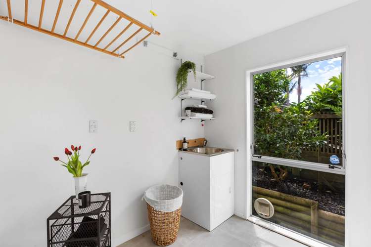 8 Wiriana Place Stanmore Bay_12