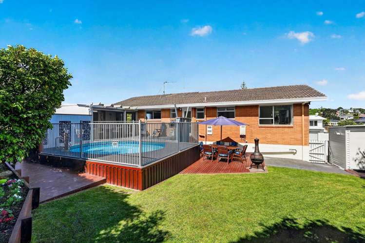 92 Rosario Crescent Red Beach_1