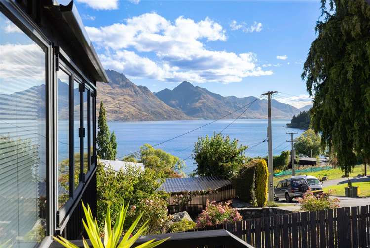 9 Suburb Street Queenstown_18