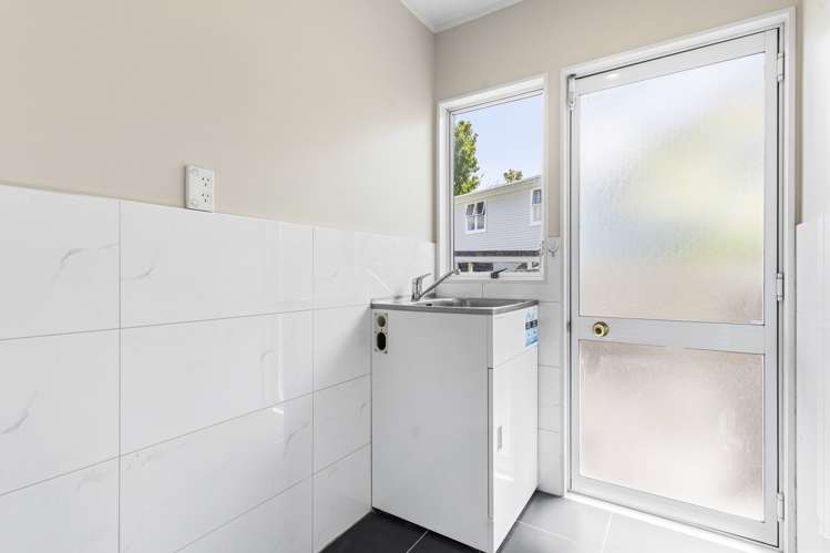 2/30 Bruce Road Glenfield_13