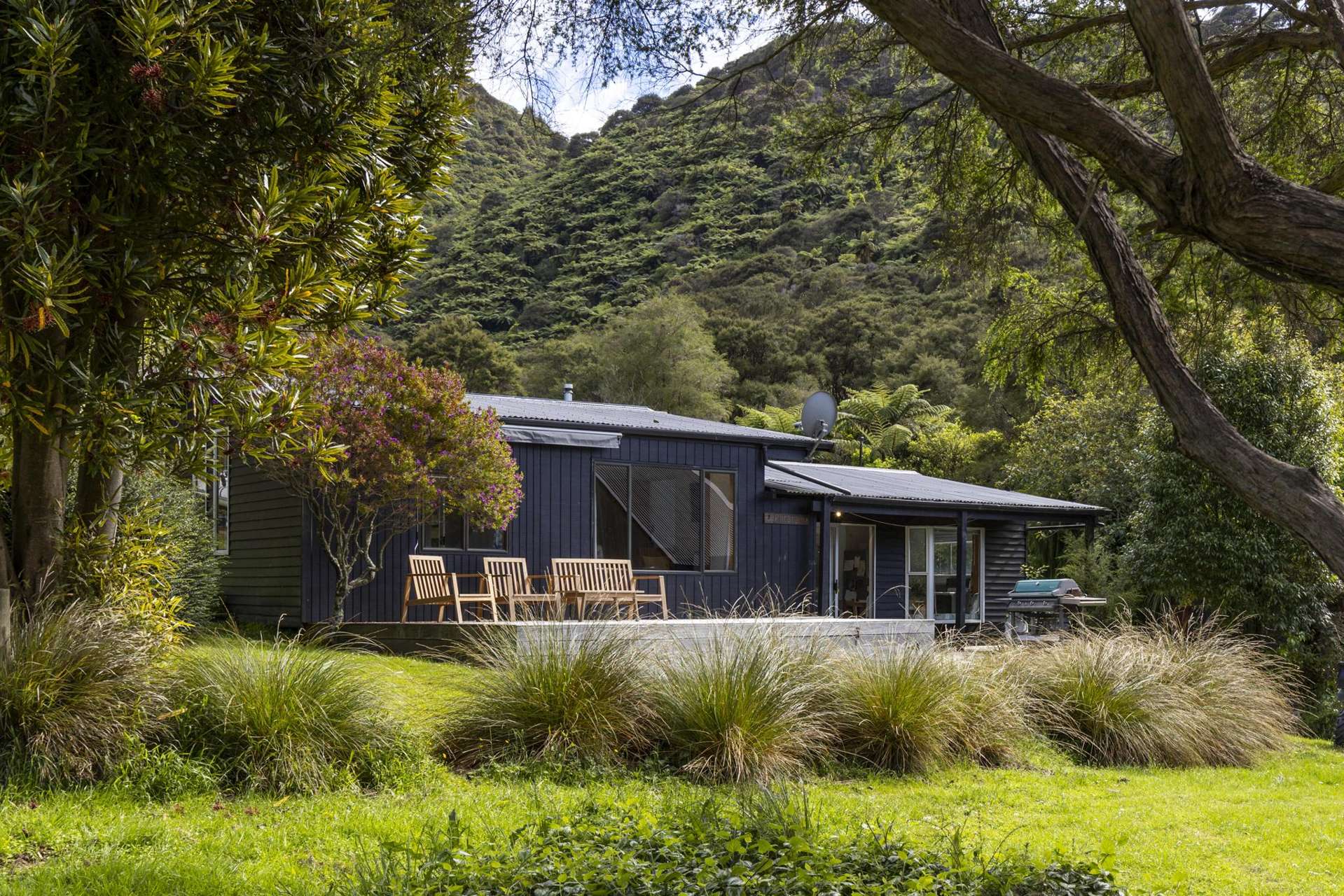 1 West Bay, Lochmara Bay Marlborough Sounds_0