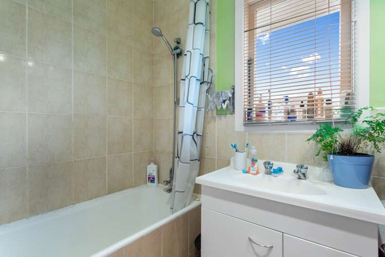 27 Kervil Avenue Te Atatu Peninsula_15