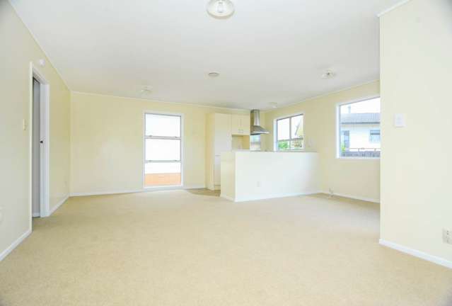 2/7 Almond Place Mt Wellington_3