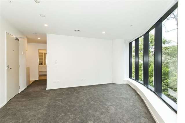 104/18 Saint Martins Lane Grafton_4