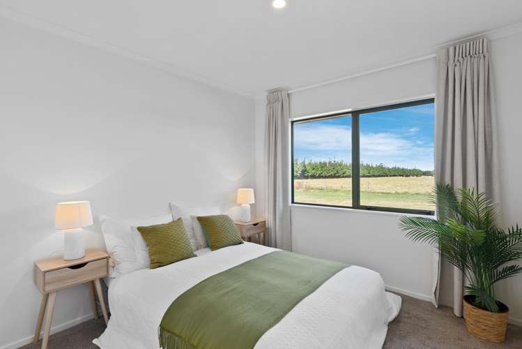714 Courtenay Road Charing Cross_11