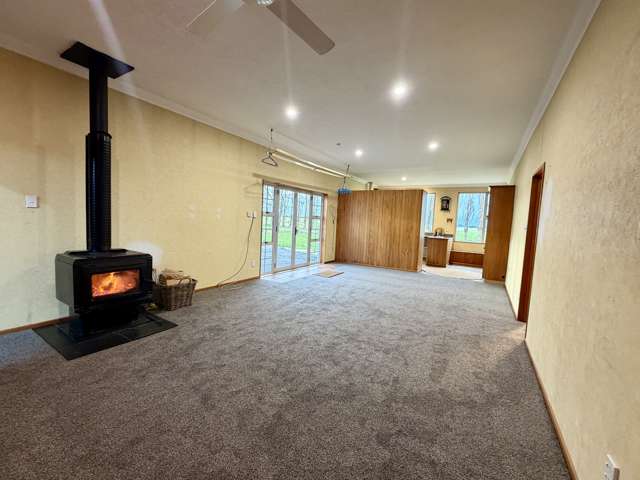 610 Grove Bush Woodlands Road Mabel Bush_1