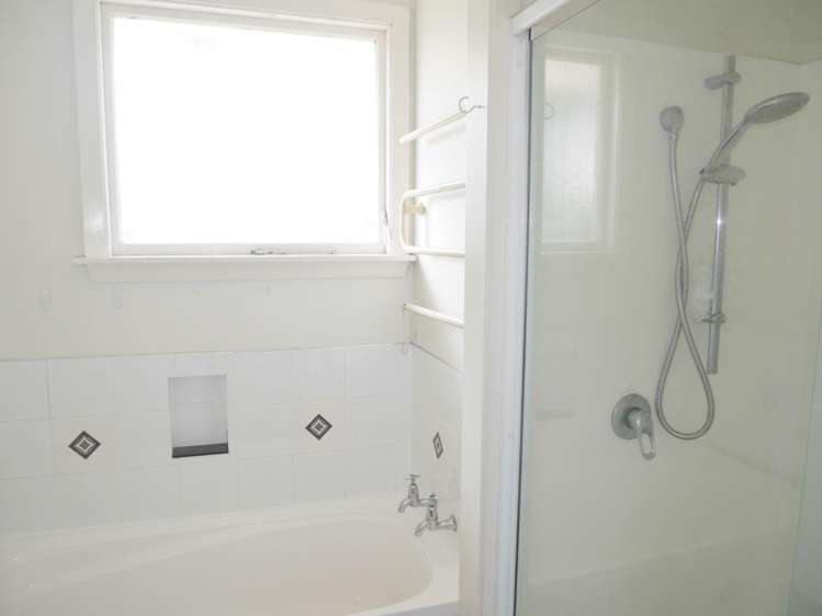 14 West-Watson Av Hillmorton_13