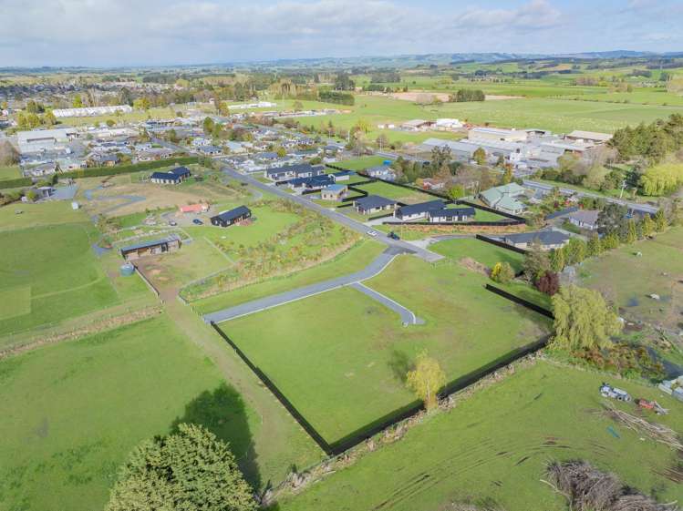 Constitution Avenue Milton_13