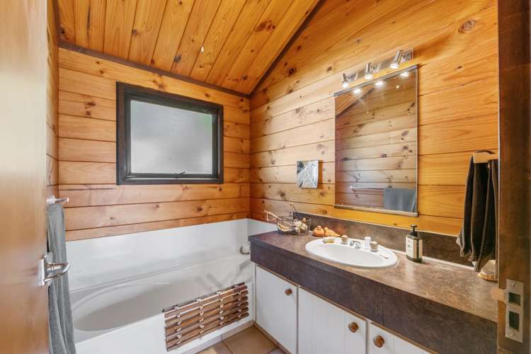 1558 Pyes Pa Road Oropi_18