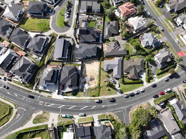 39 Spencer Road Oteha_5