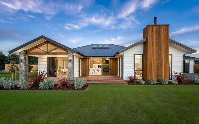 Space, Style & Kaipara Views in Kaukapakapa