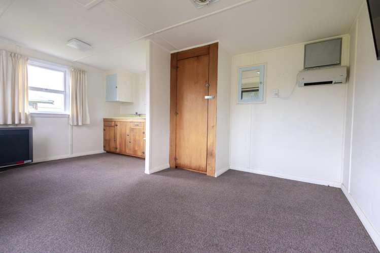 33 Main Road Harihari_17