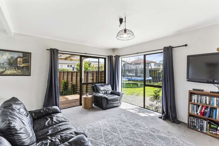 1/10 Catkin Crescent Papatoetoe_5