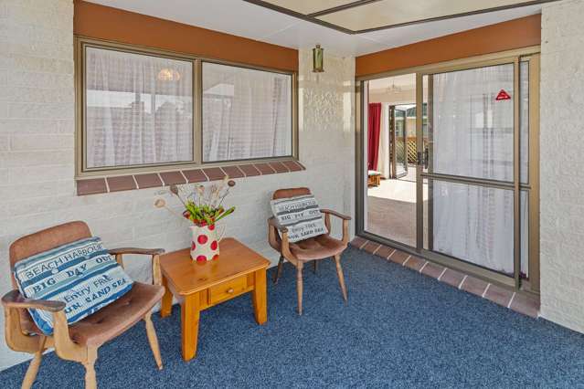 2/14 Burns Street Westown_4