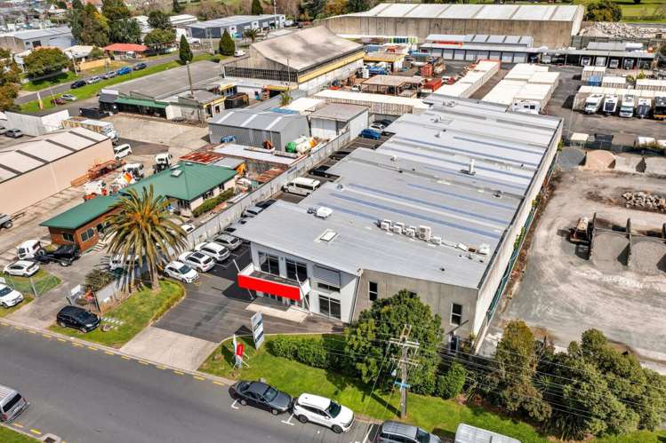 Unit 1, 282 Chadwick Road Greerton_3