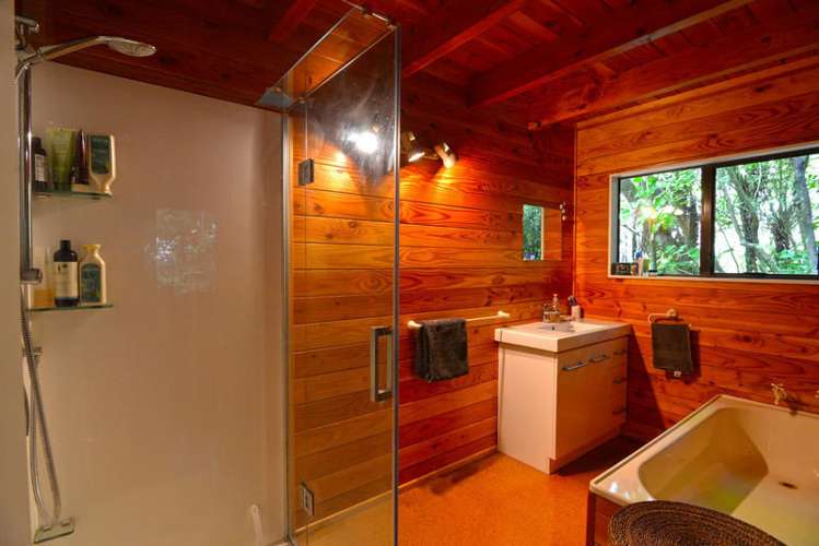 62 Kauri Point Road Laingholm_8