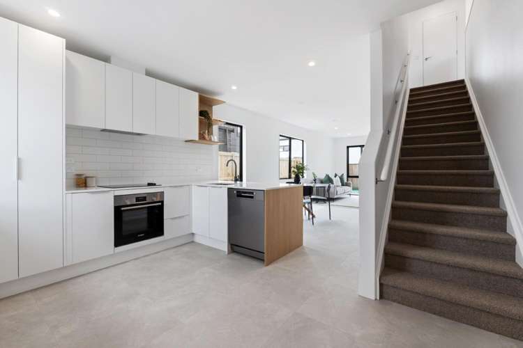 53 Nga Pona Toru Road Flat Bush_4