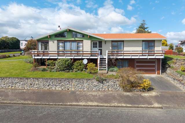 Charming 3-bedroom, 1-bathroom house located in the heart of Dannevirke