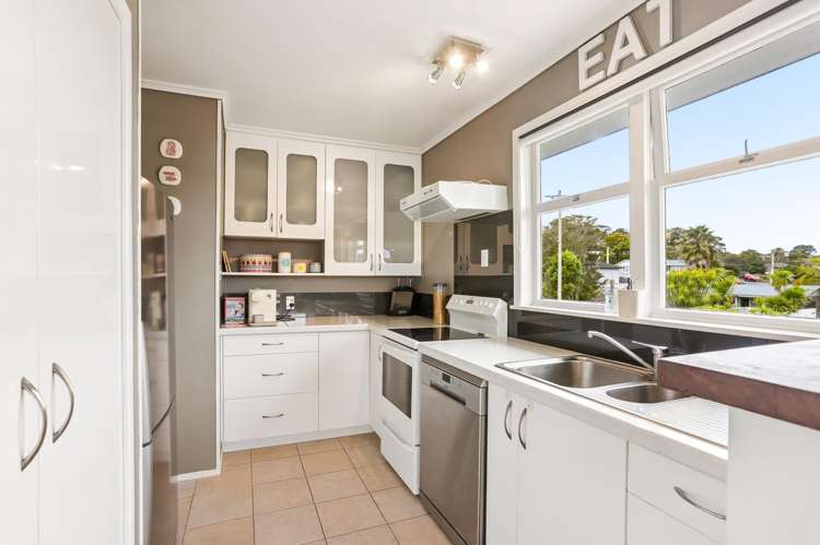 15 Atkinson Road Titirangi_12