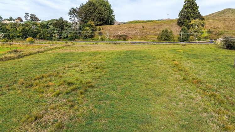 Back Miranda Road Waitakaruru_2