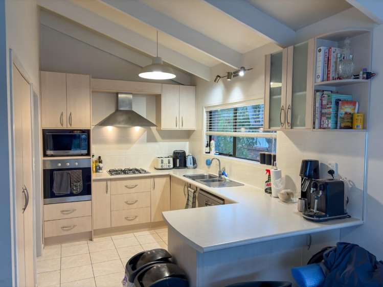 2/18 Morton Ave 10877_1