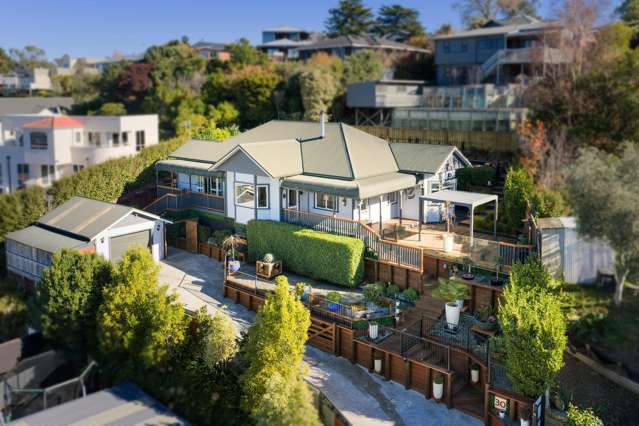 Built in 2006 with Character & Charm