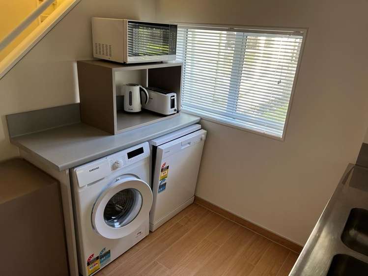 11 Meadow Crescent Te Atatu South_13