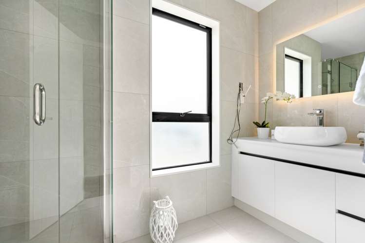 23 Tannaghmore Drive Flat Bush_36