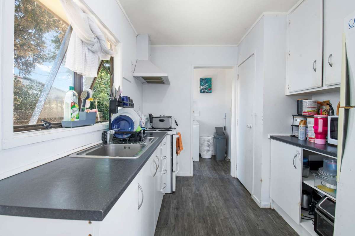 2/12 Tamworth Close_2