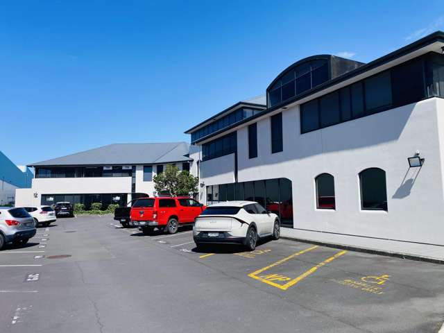 Prime Level 1 Office - Lincoln Manor