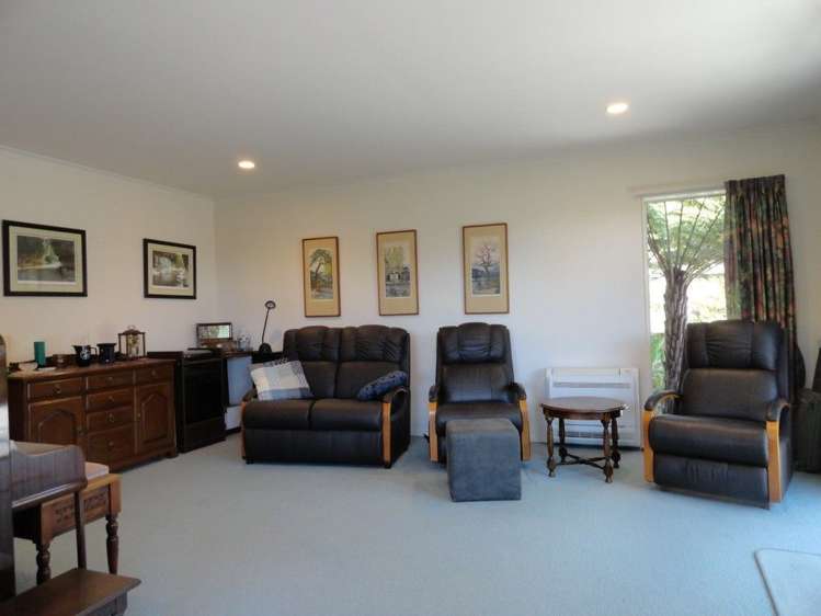 16 Orpington Place Stoke_10